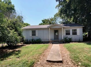 66 S Petit Jean St, Magazine, AR 72943