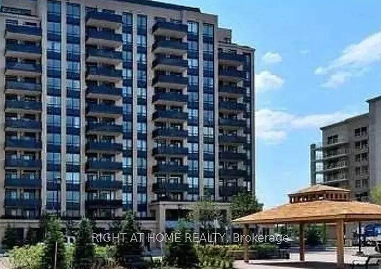 520 Steeles Ave W — Photo 1