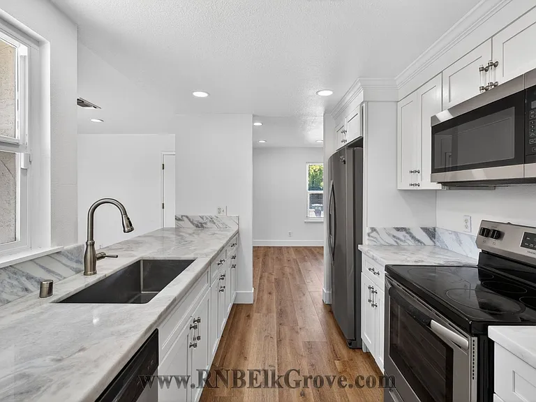 6844 Sandrock Way — Photo 13
