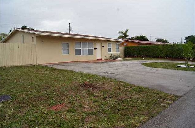 1st image of 1411 NE 31st Ct