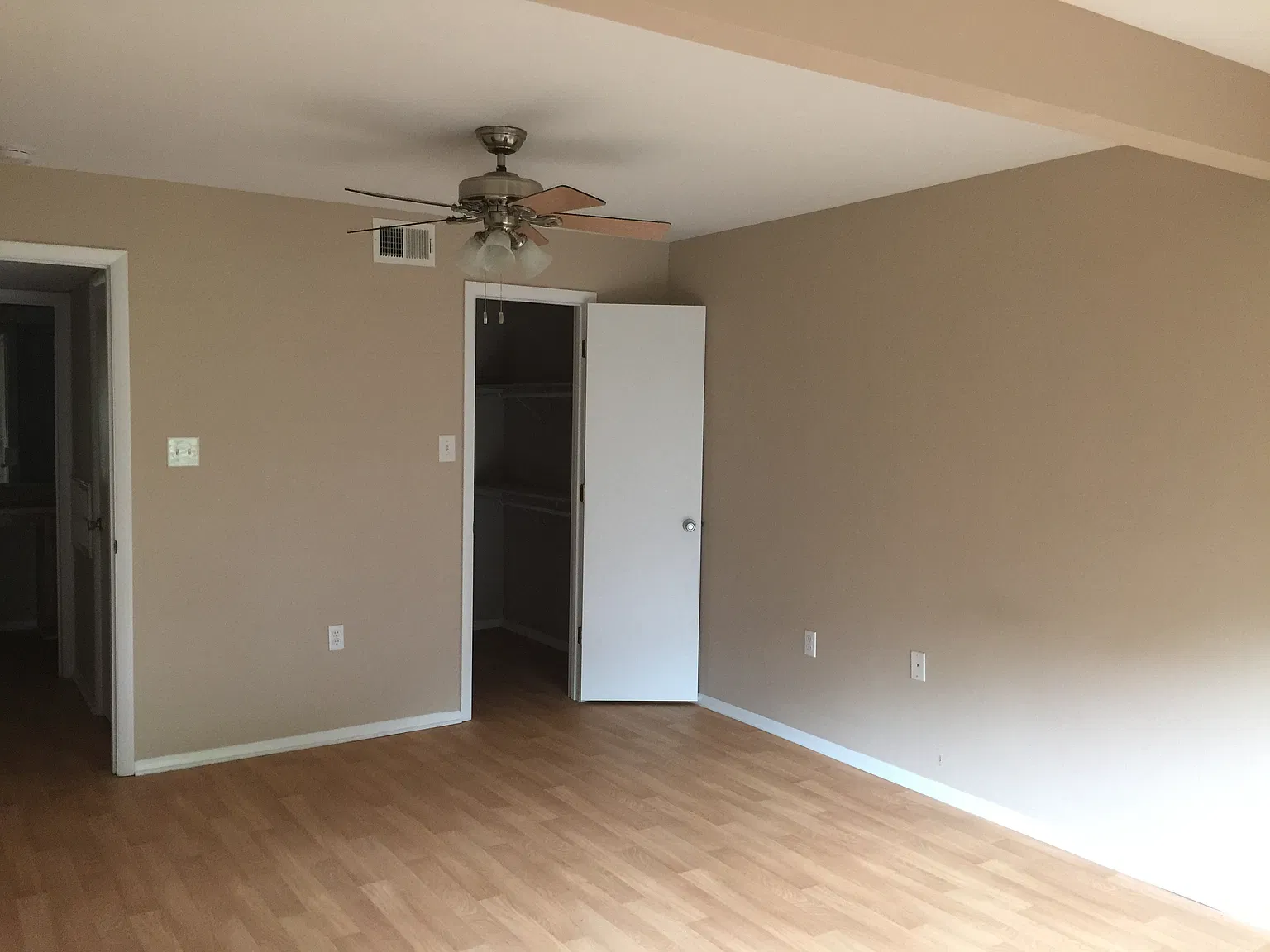 1 bed, 750 sqft, $1,350 — Photo 3