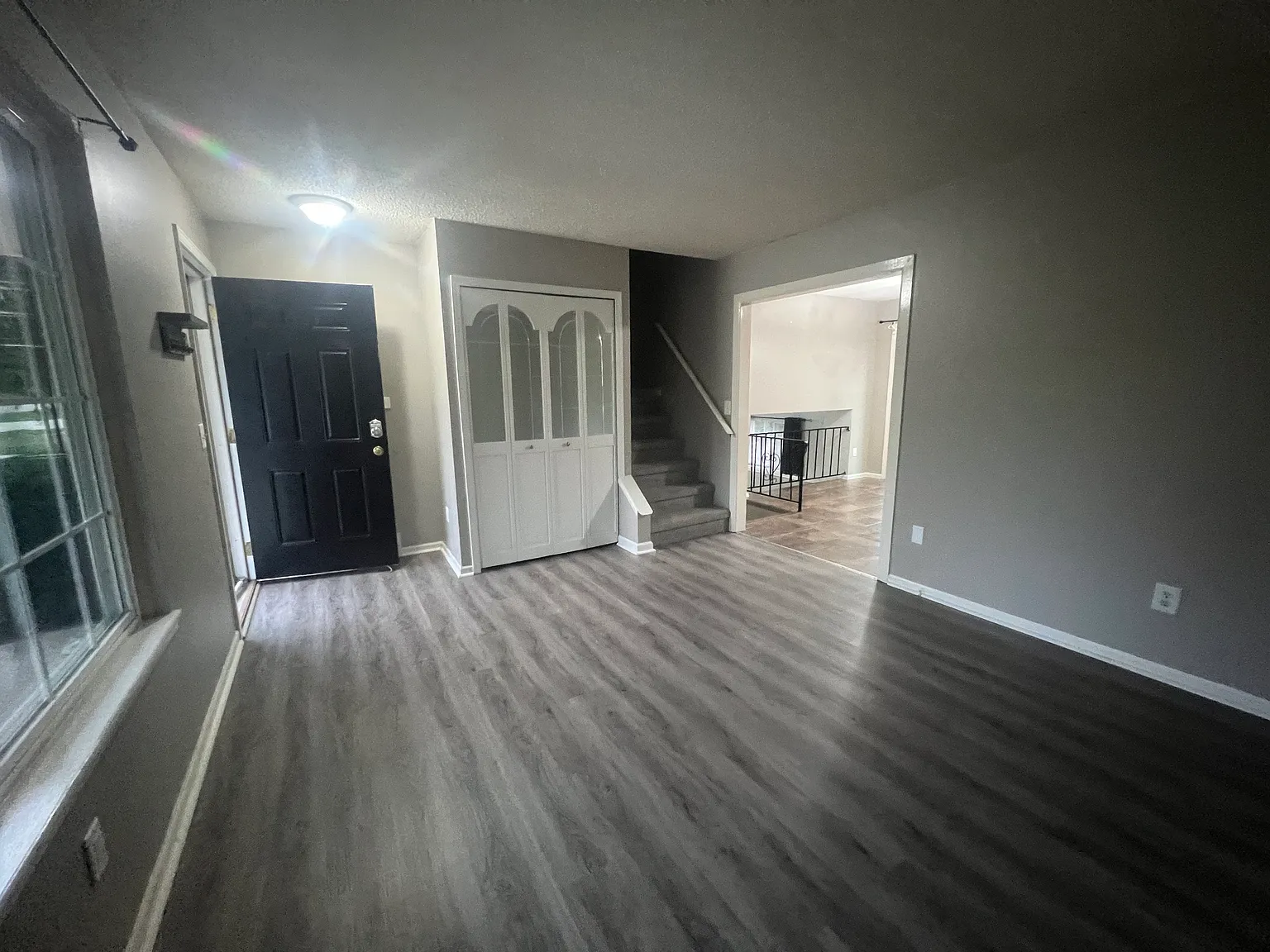 3 bed, 1200 sqft, $2,200 — Photo 2