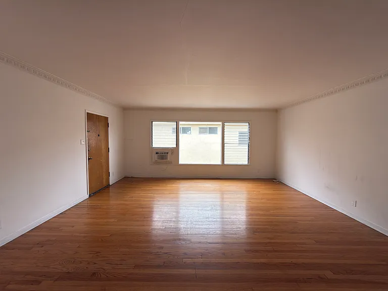 1042 S Sherbourne Dr #4 — Photo 12