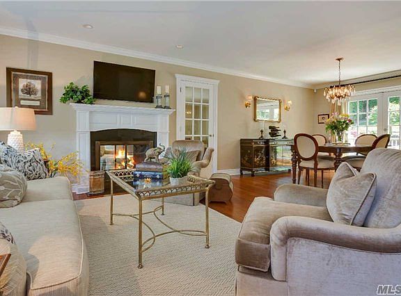 3rd image of 6 Peachtree Ln