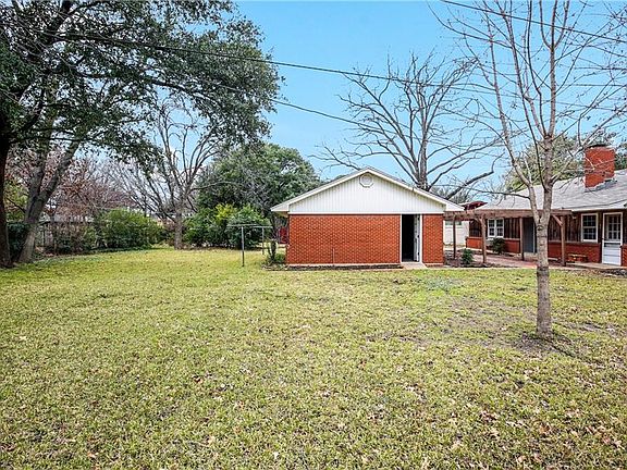 5th image of 1300 Park Ln