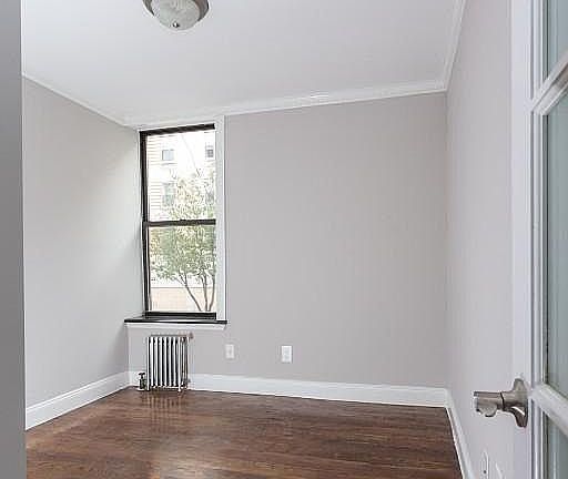 4th image of 343 E 8th St APT 4B