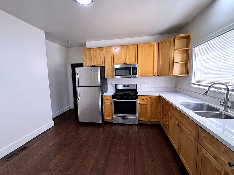 921 Apgar St — Photo 10