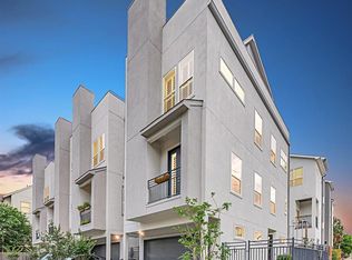 5530 Larkin St, Houston, TX 77007