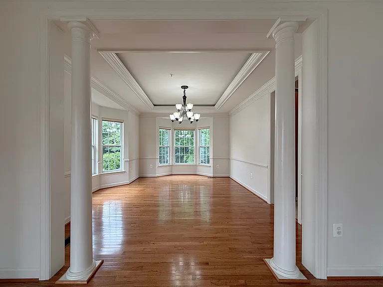 4415 Medallion Dr — Photo 4