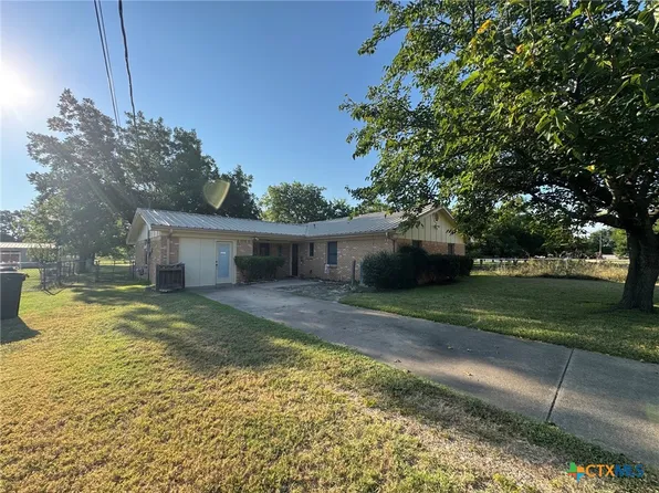 105 Curry Dr, Gatesville, TX 76528