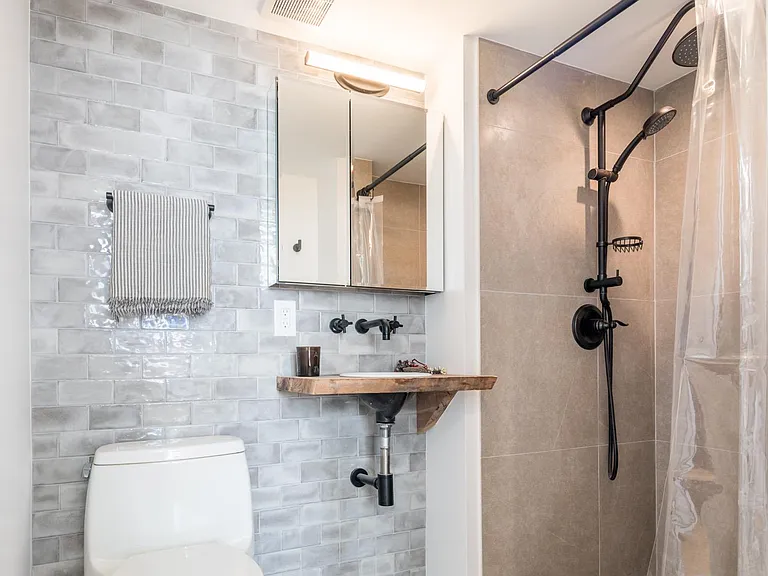 2834 28th St NW #GUEST HOUSE — Photo 9