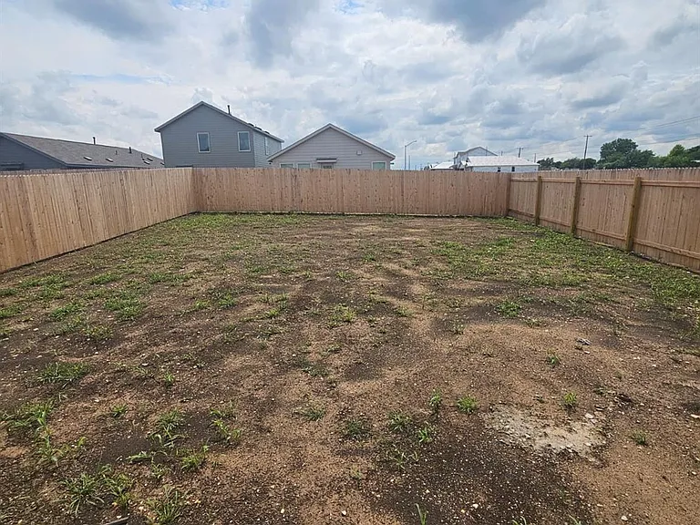 100 Silent Sky Ln — Photo 30