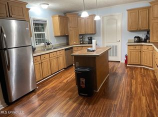 1300 Farrigut Lake Rd, Gautier, MS 39553