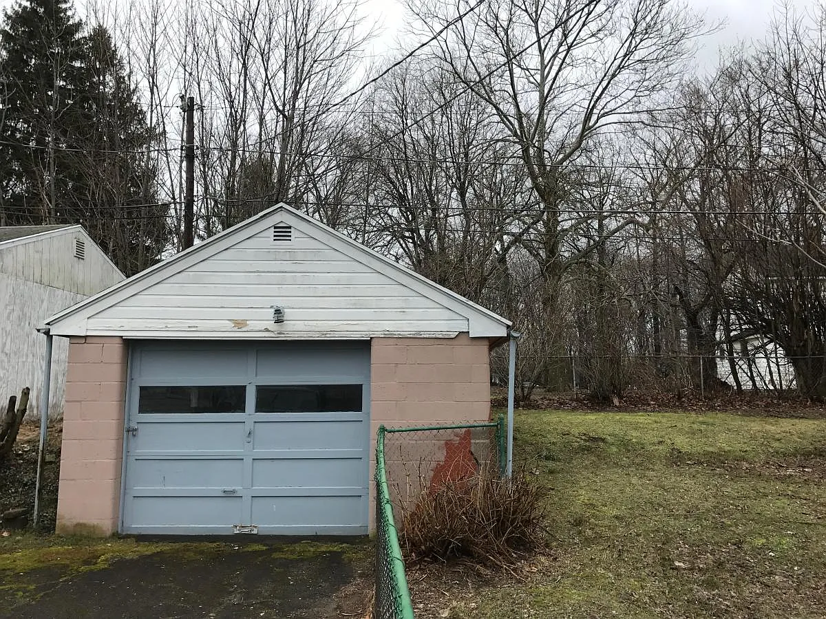 2 bed, 1006 sqft, $1,695 — Photo 2