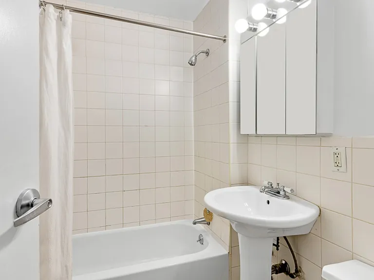 352 Cathedral Pkwy #12C — Photo 10