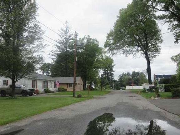 Exterior Neighborhood (street photo)