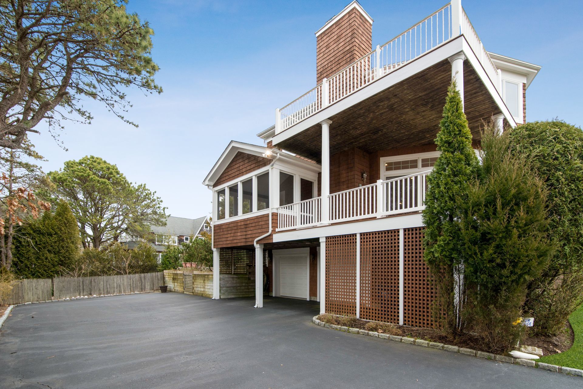 17 Oceanview Dr, Southampton, NY 11968 Out East