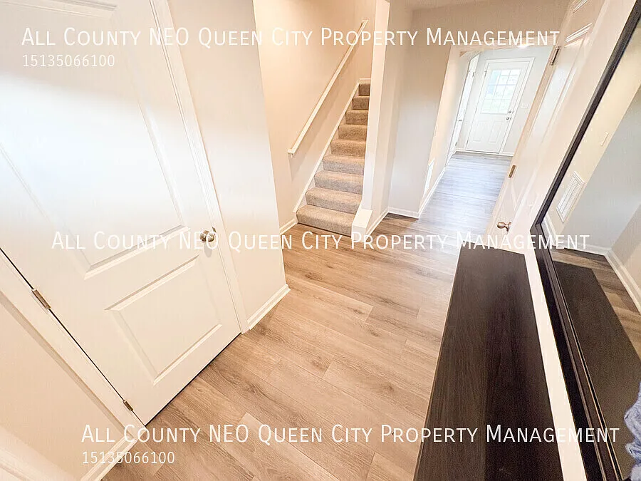 Modern & Spacious 3-Bedroom Townhome! — Photo 4
