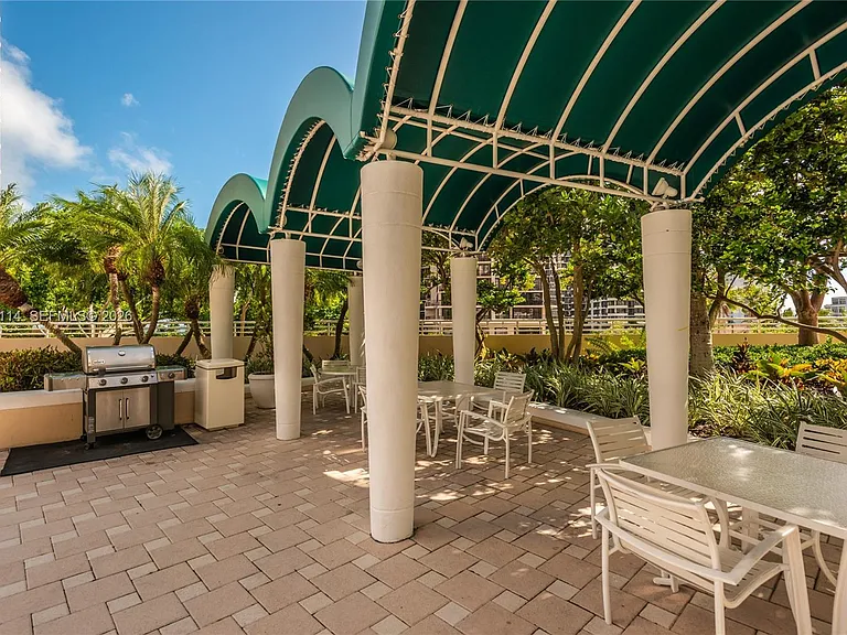 888 Brickell Key Dr #211 — Photo 25