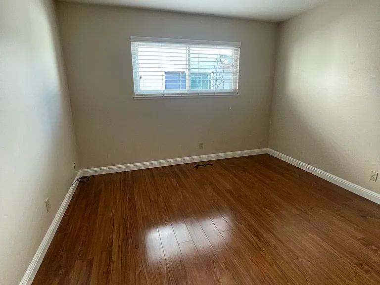 700 Harvard Ave #3 — Photo 11