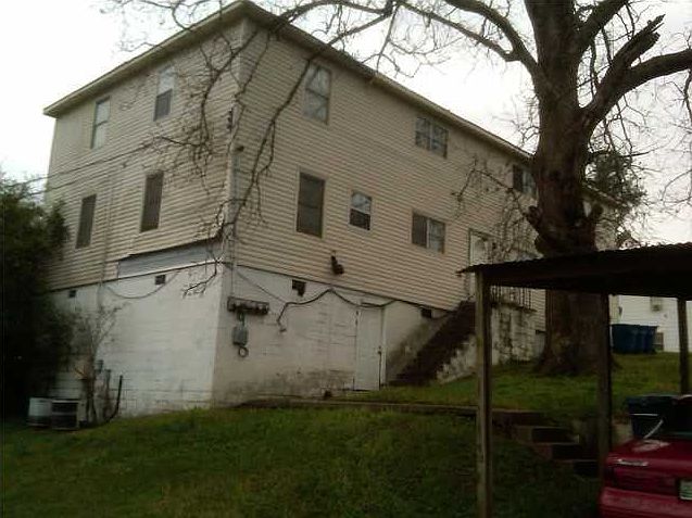 2nd image of 10 W Meadowbrook Dr