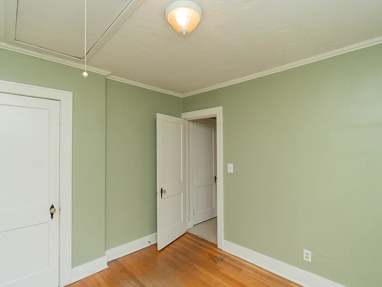 4 Orlando Dr — Photo 38