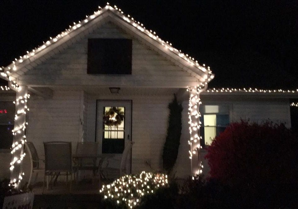 1st image of 98 E Chestnut St