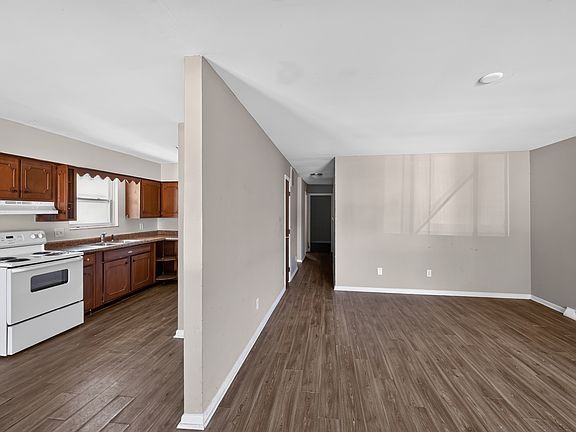4th image of 2830 Dietz St