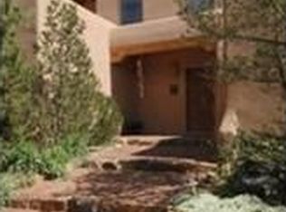26 Camino Sanador, Santa Fe, NM 87505