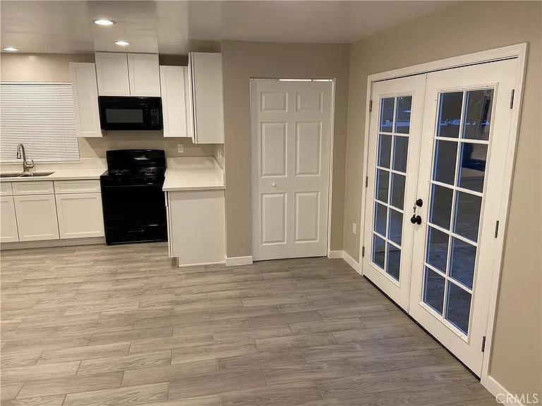 1548 N Lassen Ave — Photo 6
