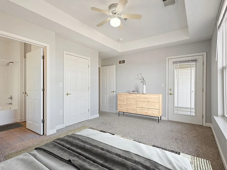 Oxford - 1 Bed / 1 Bath - 922 Sq.Ft.
