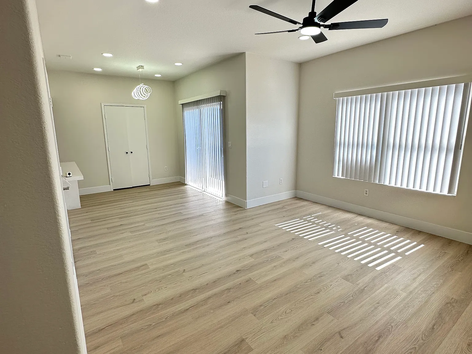 6650 W Warm Springs Road — Photo 2