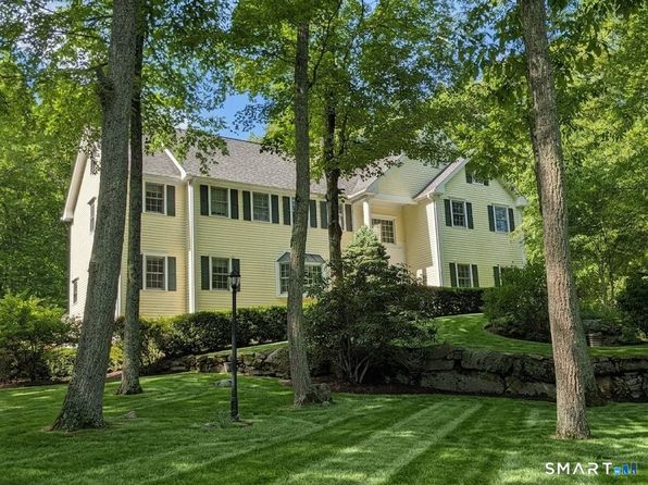 12 Carriage Hill Rd