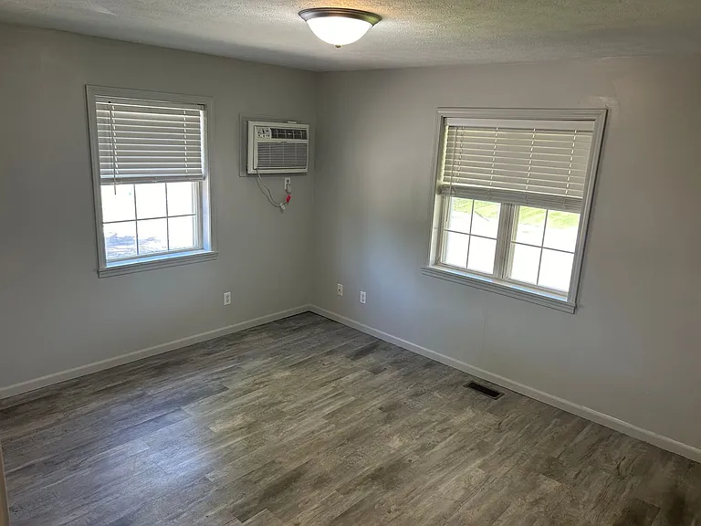 1413 W University Ave #3 — Photo 8