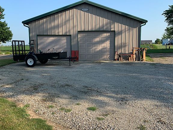 Detached garage/shop