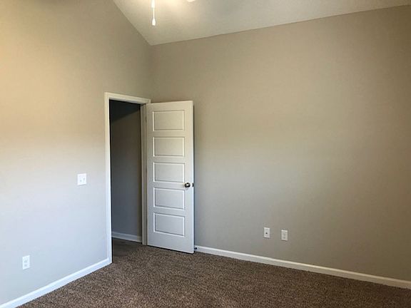 5th image of 122 Gary Cir #L-17a