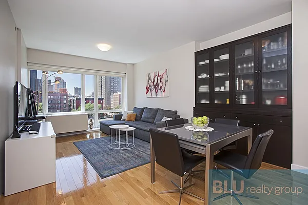 Sold by BLU Real Estate | media 6