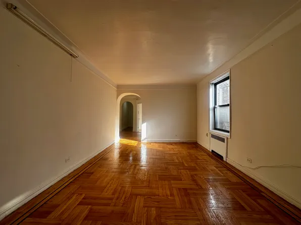 7502 Ridge Boulevard image 1 of 7