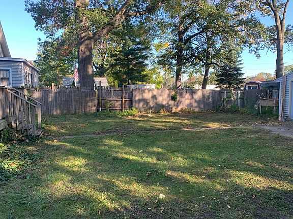 4th image of 235 W Larch Ave