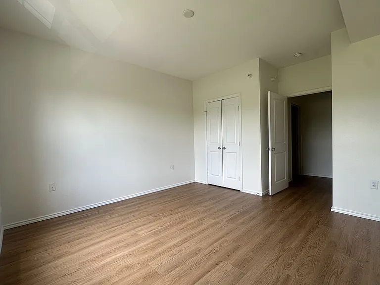 13570 Technology Dr — Photo 10