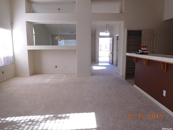 5th image of 672 Woodbridge Ct