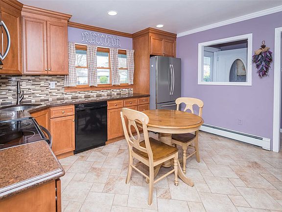 5th image of 31 Glow Ln
