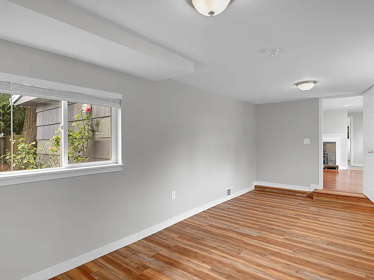1021 NE 175th St — Photo 27