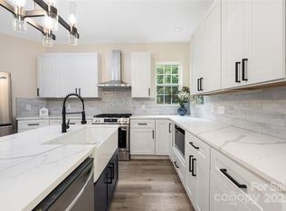 402 Sardis Rd N, Charlotte, NC 28270