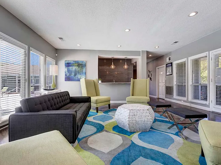 Harlowe Apartments — Photo 15