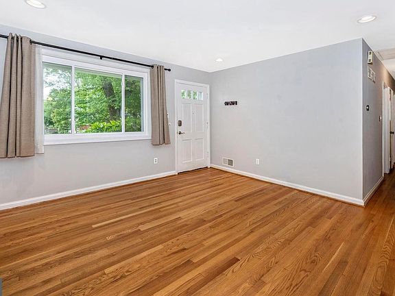 5th image of 11808 Timber Ln