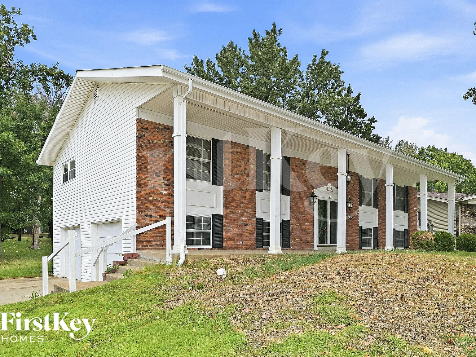 3 bed, 2.5 bath, 1624 sqft, $2,075 — Photo 2
