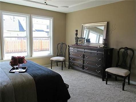 5th image of 76 Continental Dr