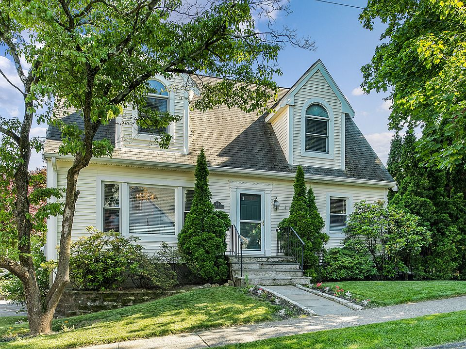 1st image of 65 Tompkins Ave