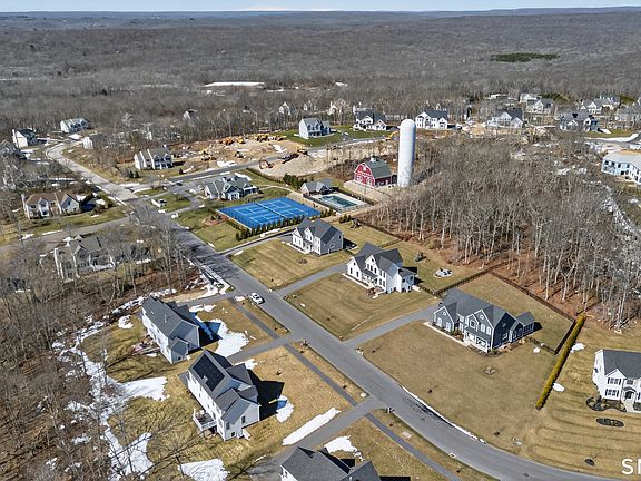 4th image of 4 Arbor Crossing